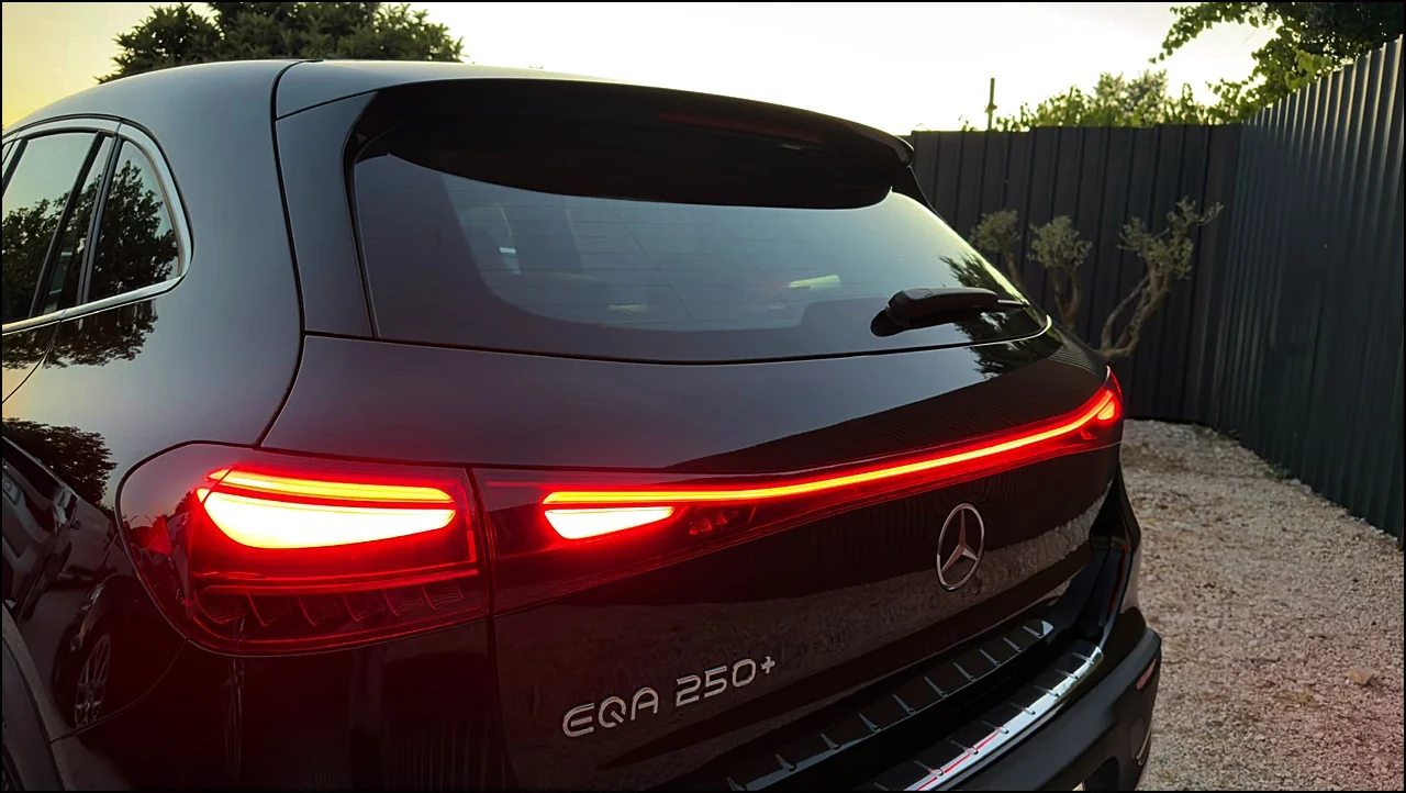 Mercedes-Benz EQA 250+ Progressive — fotografia 3