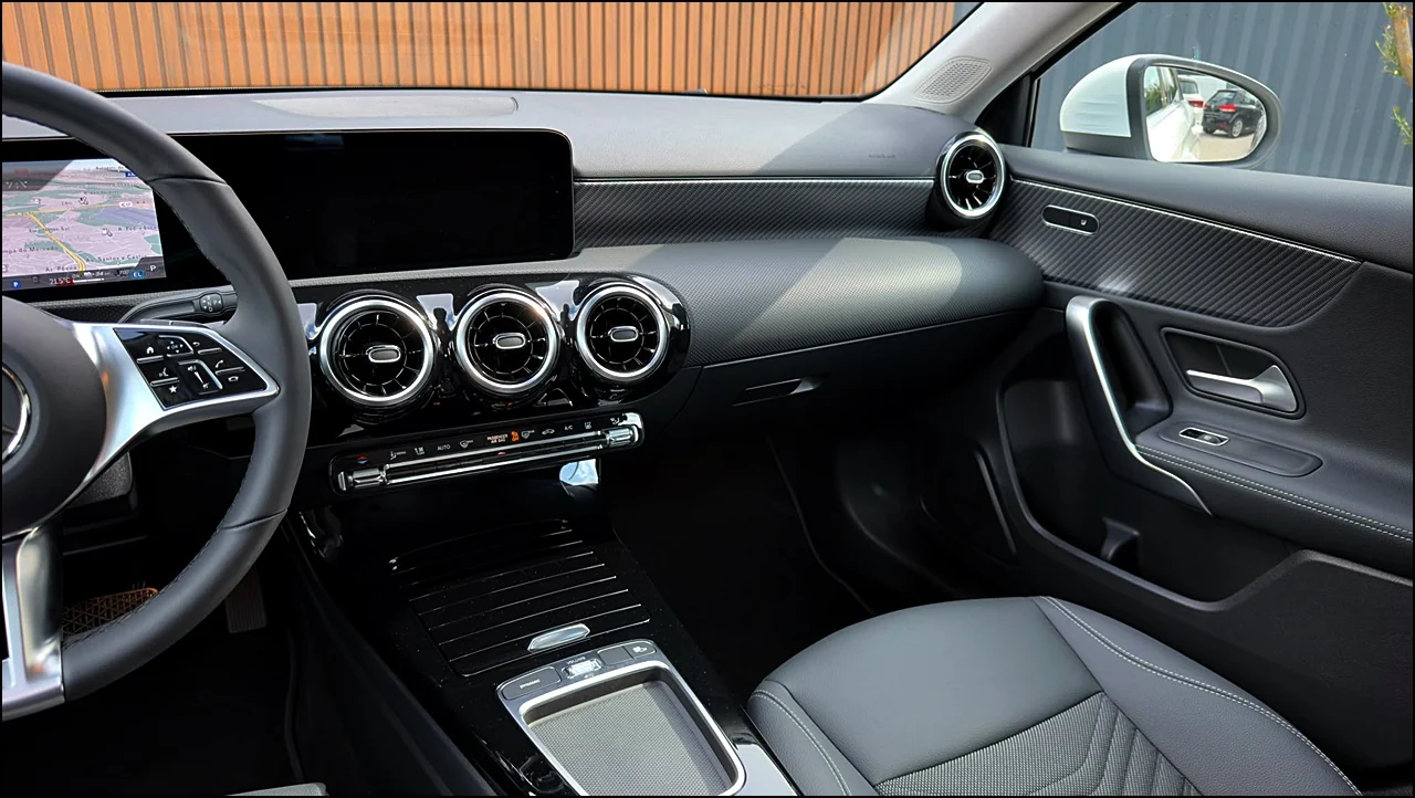 Mercedes-Benz A250e Progressive Advanced — fotografia 18