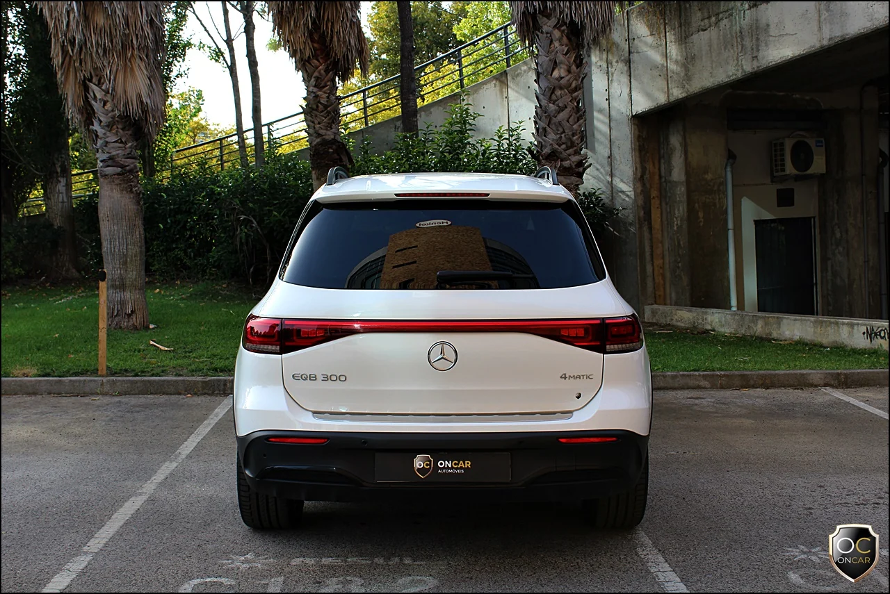 Mercedes-Benz EQB 300 4Matic AMG Line — fotografia 10