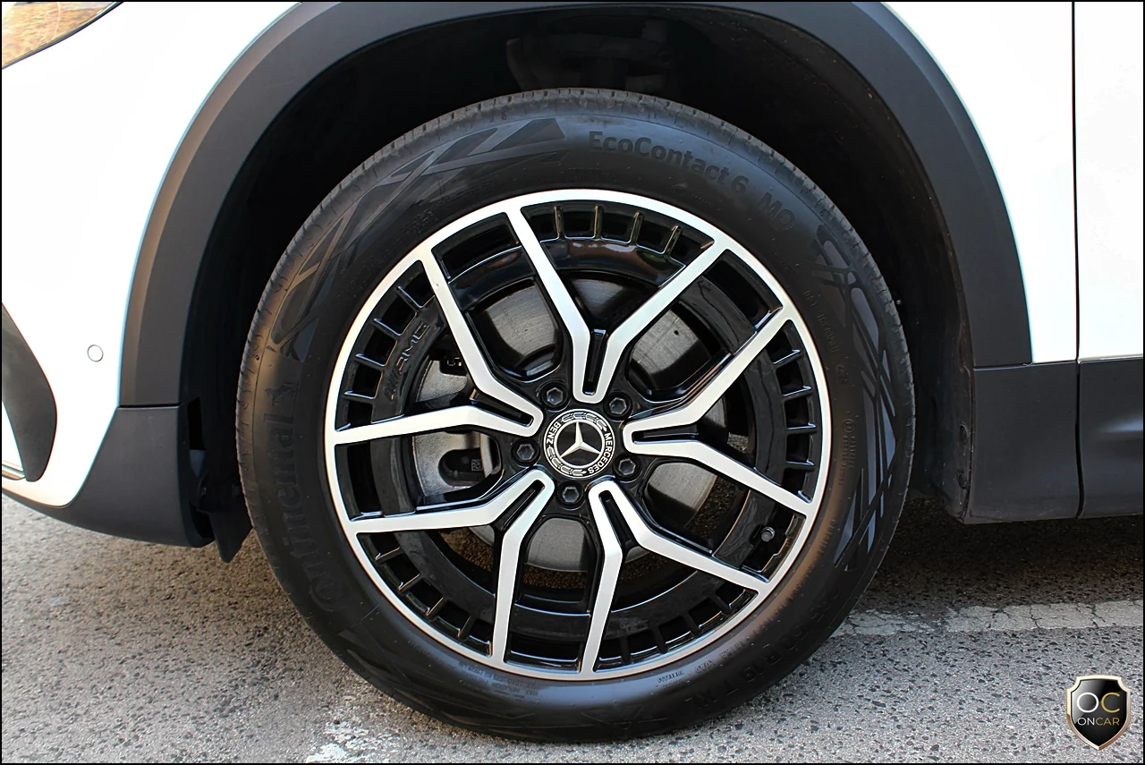 Mercedes-Benz EQB 300 4Matic AMG Line — fotografia 6