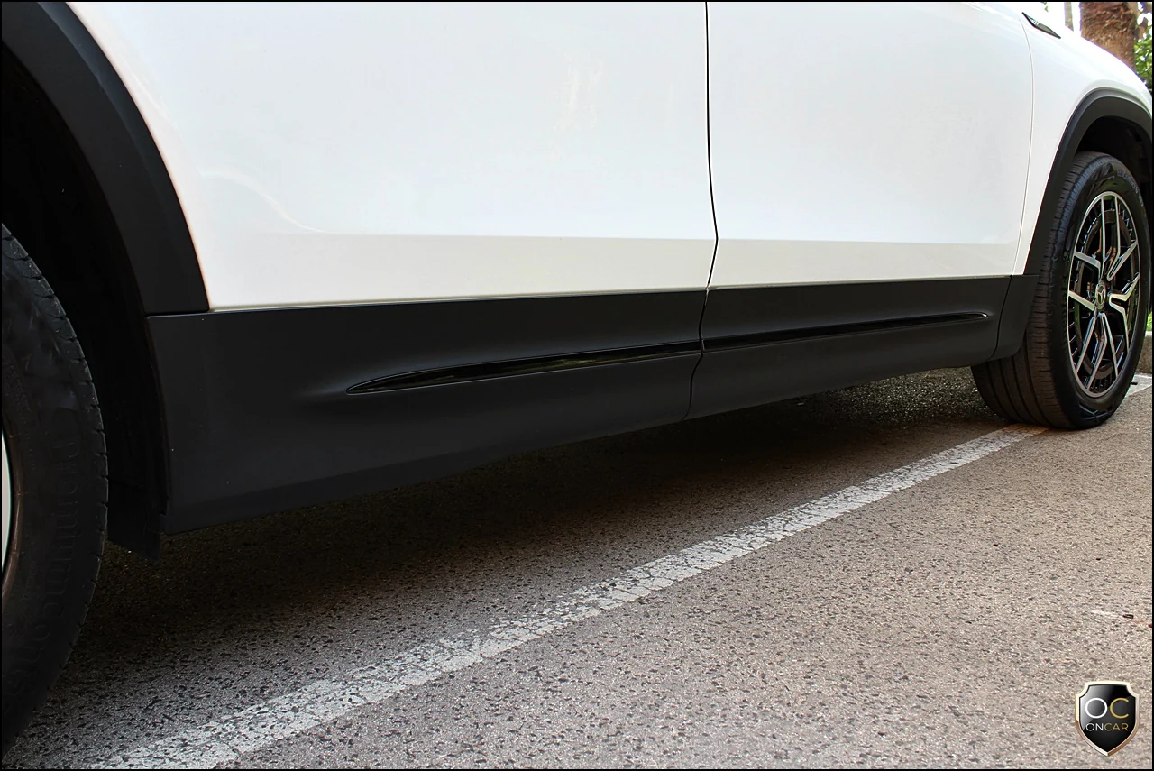 Mercedes-Benz EQB 300 4Matic AMG Line — fotografia 11